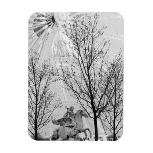 Ímã Europa, França, Paris. Estátua e roda-gigante,