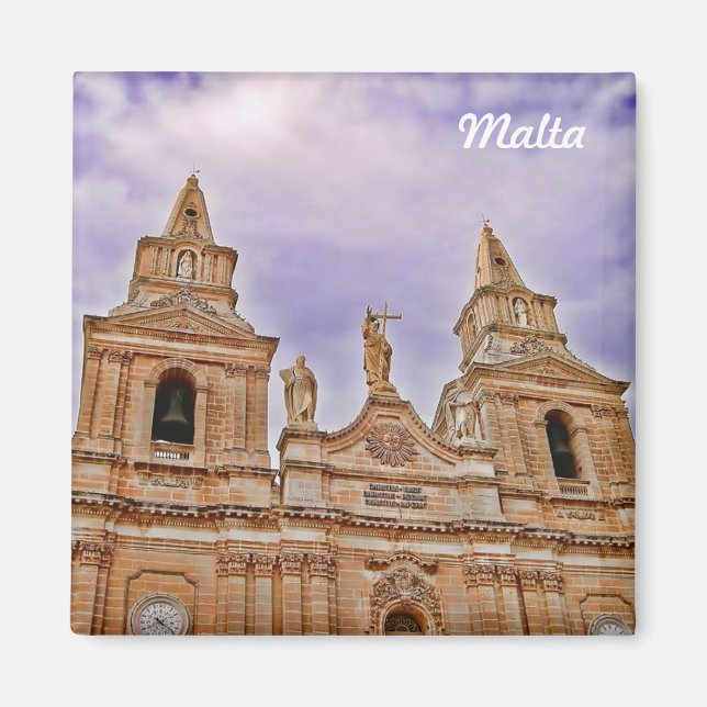 Imã Fachada da igreja na vila de Mellieha em Malta (Frente)