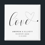 Imã Favor de Casamento de Bonito Branco Preto e Amor<br><div class="desc">Bonito favorito de casamento, imã com a palavra "amor" na caligrafia negra, com uma batida cardíaca no final, sobre um fundo branco. O layout simples e mínimo e muito espaço aberto dão a esta design um toque moderno e a letra caligráfica e os corações lhe dão uma reviravolta romântica. Estes...</div>