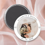 Imã Favor de Casamento de Foto do Moderno Minimalista<br><div class="desc">Imagem do Favor de Casamento de Foto do Moderno Minimalista Newly Weds</div>