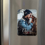 Ímã Felicidades | Glitz Faux Glitter Overlay<br><div class="desc">Ímanes de fotos de feriado personalizados impressos com um modelo simples para personalização. Esta design moderna chic tem uma borda de confete falsa e texto de caligrafia na moda. O texto diz "Saúde!". Personalize-o com suas fotos e adicione seu nome de família e o ano. Use as ferramentas de design...</div>