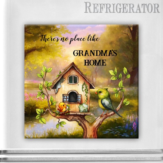 Imã Feliz Magneta da Avó (Magnet featuring a painting of a landscape with birdhouse and singing baby bird with grandma)