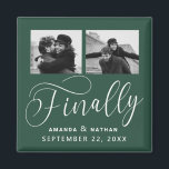 Imã Finalmente Casamento Minimalista 2 Foto Salvar Dat<br><div class="desc">Valeu a pena esperar e agora você está finalmente pronto para enviar suas datas de salvamento! Esses casamento minimalistas, exceto a data em que ímanes são perfeitamente simples, mas super modernos. Personalize facilmente o design, adicionando suas próprias fotos, nomes e data de casamento. Itens correspondentes podem ser encontrados na coleção....</div>