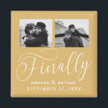 Imã Finalmente Casamento Minimalista 2 Foto Salvar Dat<br><div class="desc">Valeu a pena esperar e agora você está finalmente pronto para enviar suas datas de salvamento! Esses casamento minimalistas, exceto a data em que ímanes são perfeitamente simples, mas super modernos. Personalize facilmente o design, adicionando suas próprias fotos, nomes e data de casamento. Itens correspondentes podem ser encontrados na coleção....</div>