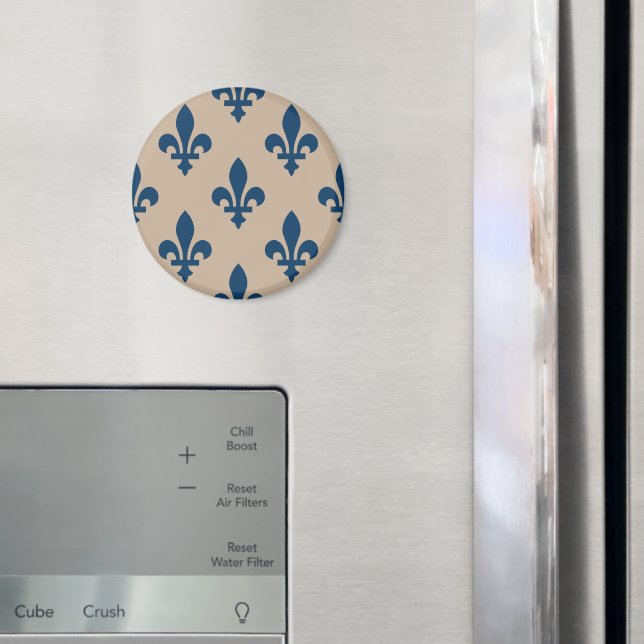 Imã Fleur de Lis Pattern, Royal French Blue em Creme (In Situ (Fridge))
