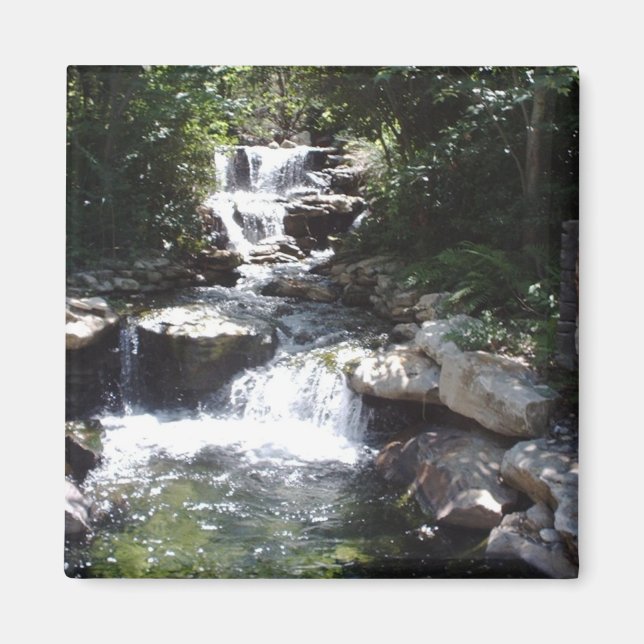 Imã Fluxos de cascata sobre rochas em piscina calma (Frente)
