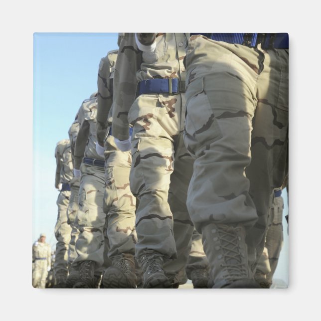 Imã Força aérea iraquiana recruta marcha (Frente)