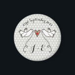 Imã Fornos Brancos Personalizados Favoritos De Magnet<br><div class="desc">Uma ilustração de 2 belas pombas segurando fita fluente com um coração de amor acoplado.</div>