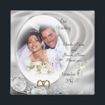 Imã Foto de diamantes de Casamento Magnet<br><div class="desc">Foto do Magnet de diamantes de Casamento. Composição de imagem e ilustração para o elegante casamento formal, aniversário ou modelo de festa de noivado O texto é totalmente personalizável. Adicione suas informações ou altere-as completamente. Selecione uma fonte e cor diferentes. O modelo pode ser utilizado para qualquer ocasião especial. Simplesmente...</div>