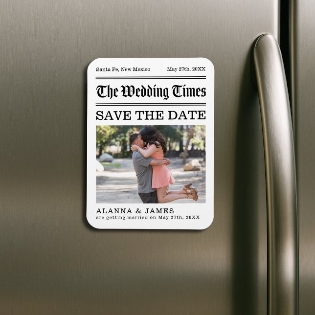 Ímã Foto de Jornal Antigo para Salvar a Data (“The Wedding Times” newspaper-style Save the Date magnet featuring a romantic engagement photo.)