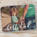 Ímã Foto de Script Simples e Reprodutivo do Melhor Pai<br><div class="desc">Design é composto por tipografia moderna e lúdica. Adicionar foto da família.</div>