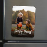 Ímã Foto do outono Foto simples Caligrafia felicidade<br><div class="desc">Esta design apresenta uma fotografia Instagram para o outono, fotos clássicas, família keepsasasasasasasasasakue, fotos legal personalizadas, fotos de colheita felizes minimalistas, diversão mínima para sua imagem aqui, roteiro de caligrafia de na moda, fonte de texto de tipografia branca, geladeira magnética de geladeira magnética, festa de oferta de amigos familiares, crianças...</div>