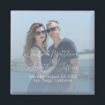 Imã Foto personalizada com casamento azul empoeirado<br><div class="desc">Este moderno imã de noivado ou casamento apresenta uma fotografia do casal em segundo plano que você pode substituir por sua própria foto personalizada. Um gradiente azul empoeirado estende-se da parte inferior.</div>