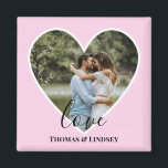Imã Foto personalizada Foto cor-de-rosa Foto da caligr<br><div class="desc">O design tem uma estrutura cardíaca rosa-bebê no centro e textos de caligrafia moderna brancos que podem ser personalizados de acordo com sua preferência. Substitua a foto no centro por sua própria foto de casamento. Vai fazer um adorável costume de presentes de casamento para seus hóspedes ou para seu próprio...</div>