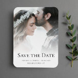 Ímã Foto personalizada Salvar o casamento de data<br><div class="desc">Foto personalizada "salve a data" do imã de casamento com cobertura branca.</div>