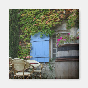 Imã França, Les Baux de Provence, pátio de café