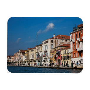 Ímã Frente à Água ao Longo do Grande Canal de Veneza