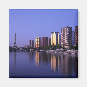 Imã Frente do Sena e Torre Eiffel, Paris, França