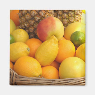 Imã Frutas tropicais em uma cesta