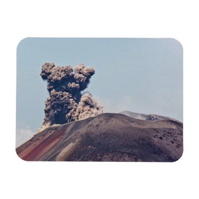 Ímã Fuga de fumos do vulcão ativo Anak Krakatau (Horizontal)