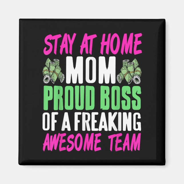 Imã Funny Stay At Home Mom Boss Proud Of Awesome Famil (Frente)
