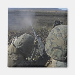 Imã Fuzileiros disparam uma metralhadora M2 50