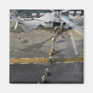 Imã Fuzileiros preparados para conselho e MH-60S