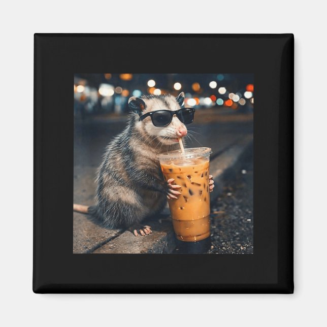 Imã Gambá engraçado bebendo meme de café gelado  (Frente)