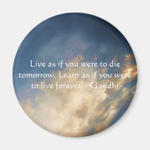 Imã Gandhi Wisdom cita nuvens de Céu Azul
