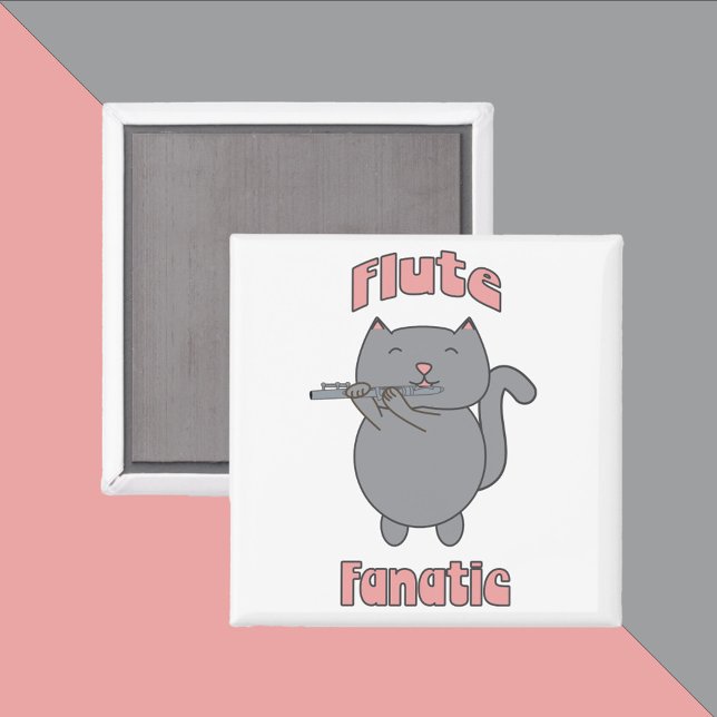 Imã Gata Cinza Rosa Fã de Flauta (A magnet with a gray flute playing cat that says flute fanatic)