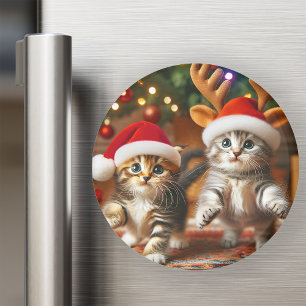 Imã Gatinhos bonitos com Papai Noel e chapéus de rena