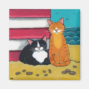 Imã Gato feliz do smoking e de gato malhado na praia