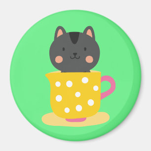 Imã Gato fofo em desenho de xícara de chá em menta
