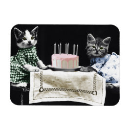 Ímã Gatos comemorando o aniversário com bolo e velas