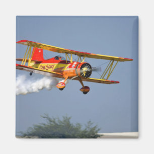 Imã Gene Soucy realizando acrobacias em Grumman