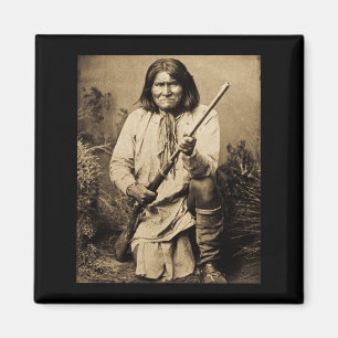 Imã Geronimo com rifle 1886