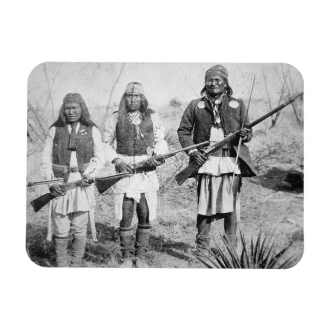 Ímã Gerônimo e três de seus guerreiros Apache, 1886 (b (Horizontal)
