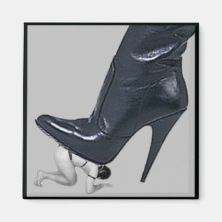 Imã Giant Stiletto Boot Stepping on a slave