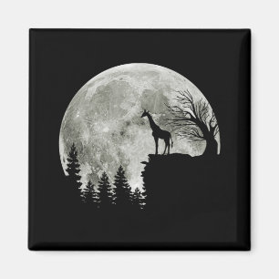 Imã Girafa Stand On Mountain Spooky Halloween Moon