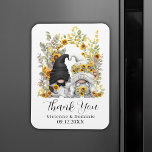 Ímã Gnome Sunflower Wedding Obrigado<br><div class="desc">Obrigado de casamento personalizado,  o seu imã favorece os seus hóspedes,  apresentando uma noiva e um gnomo de noiva e uma ilustração de arco floral de girassol. Edite o modelo com uma data e os nomes dos recém-casados.</div>