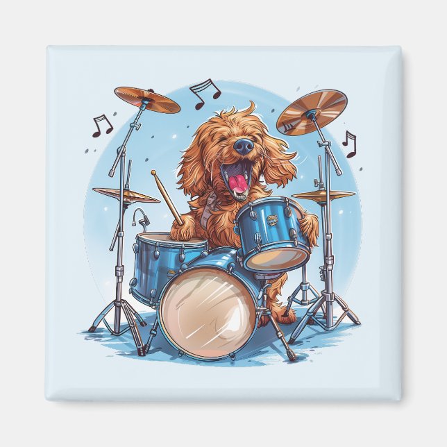 Imã Goldendoodle Dog Playing Drums (Frente)