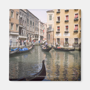 Imã Gôndola em um canal, Veneza, Italia