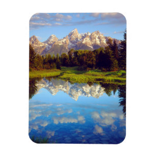 Ímã Grand Tetons refletidos no rio Snake