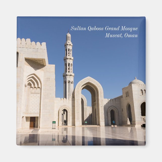 Imã Grande Mesquita de Sultan Qaboos em Muscat, Omã (Frente)