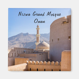 Imã Grande mesquita e minarete em Nizwa - Omã