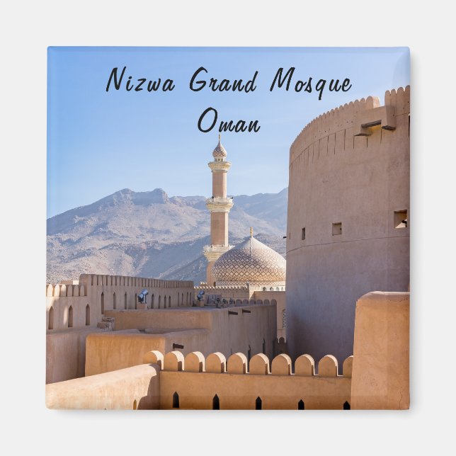 Imã Grande mesquita e minarete em Nizwa - Omã (Frente)