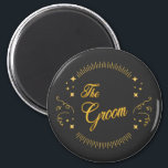 Imã Groom GoldBlack Wedding Elegante Moderno<br><div class="desc">Groom GoldBlack Wedding Elegante Modern Magnet é excelente para o Groom vestir. Também faz um belo presente para o Groom.</div>