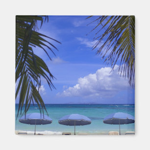 Imã guarda-chuvas na praia, St. Maarten, Caribe