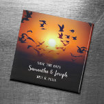 Imã Gulls Sunset Foto Wedding Salvar Data<br><div class="desc">Crie o seu próprio íman de fotos com uma área de ombre preta para texto como o nome da noiva e do noivo e a data do casamento. Casamento de praia ou costeira, salvo a data. Foto de cruzeiro jantado ao lado do pôr do sol. Adicione sua própria foto para...</div>