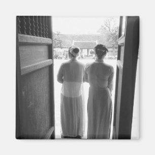 Imã Hanoi Vietnã, Mulheres com Vestido Tradicional Tem